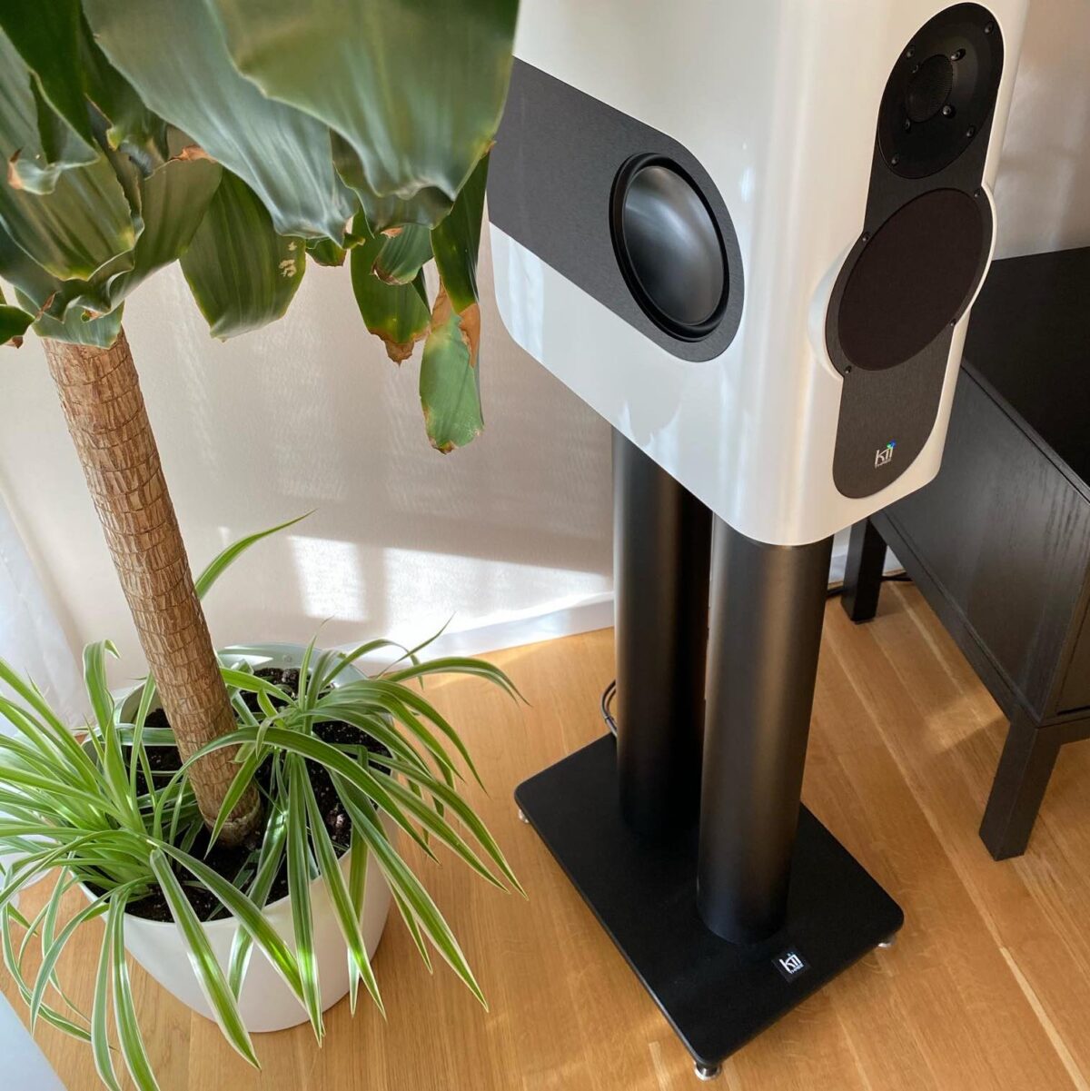 Kii Three HiFi Stand